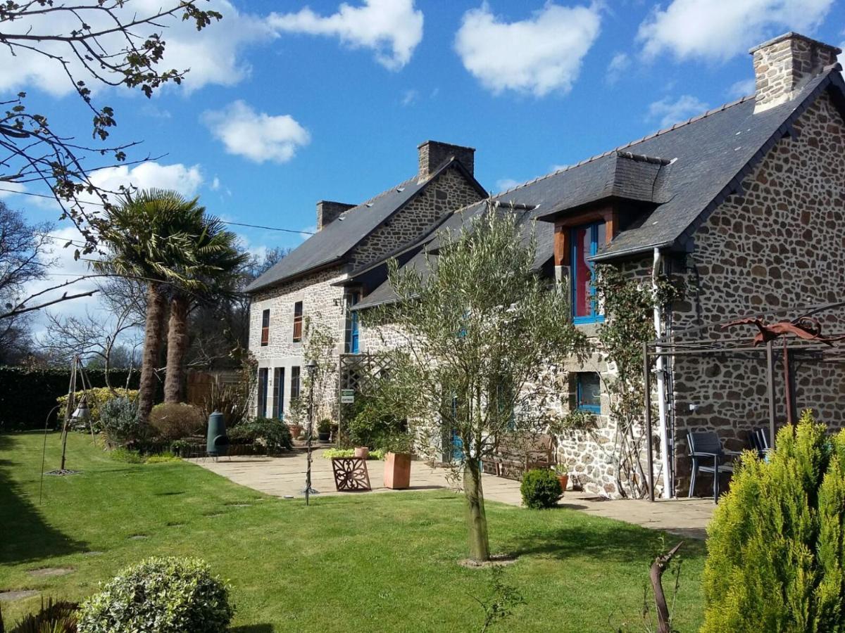 Les Petites Chapelles Bed & Breakfast Saint-Pierre-de-Plesguen Exterior foto