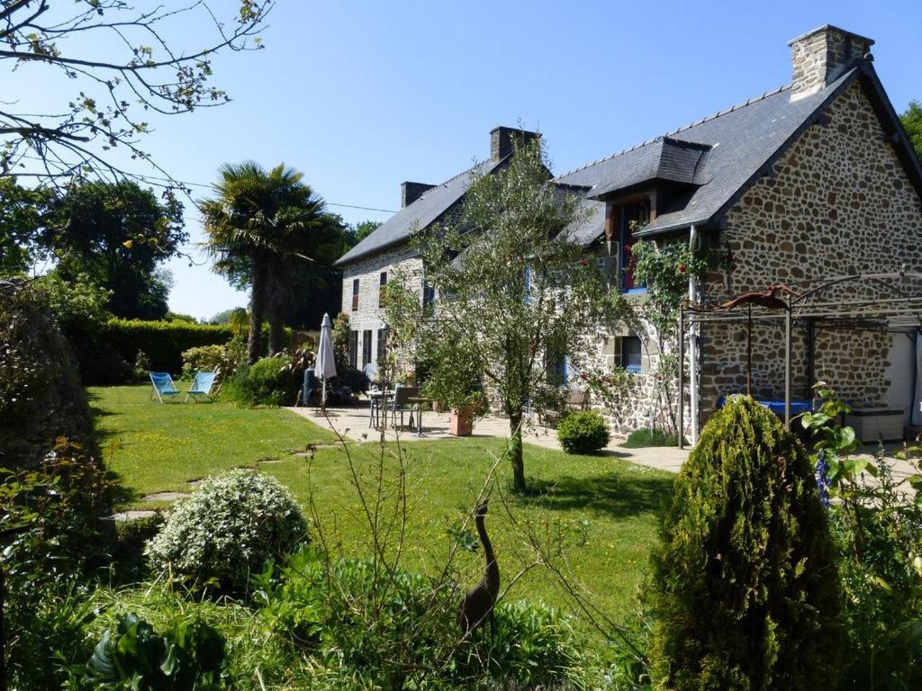 Les Petites Chapelles Bed & Breakfast Saint-Pierre-de-Plesguen Exterior foto