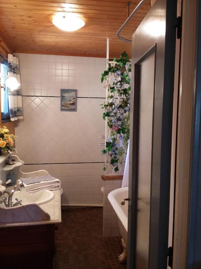 Les Petites Chapelles Bed & Breakfast Saint-Pierre-de-Plesguen Exterior foto