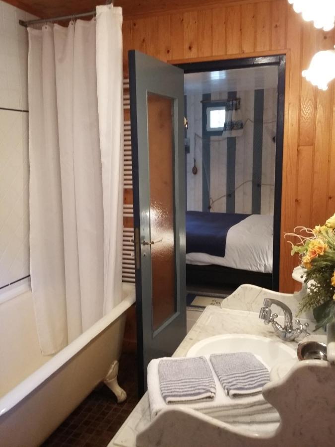 Les Petites Chapelles Bed & Breakfast Saint-Pierre-de-Plesguen Exterior foto