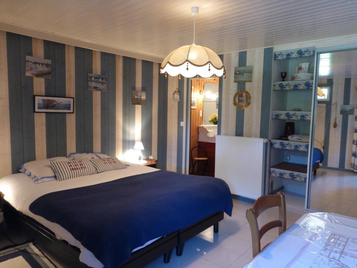 Les Petites Chapelles Bed & Breakfast Saint-Pierre-de-Plesguen Exterior foto